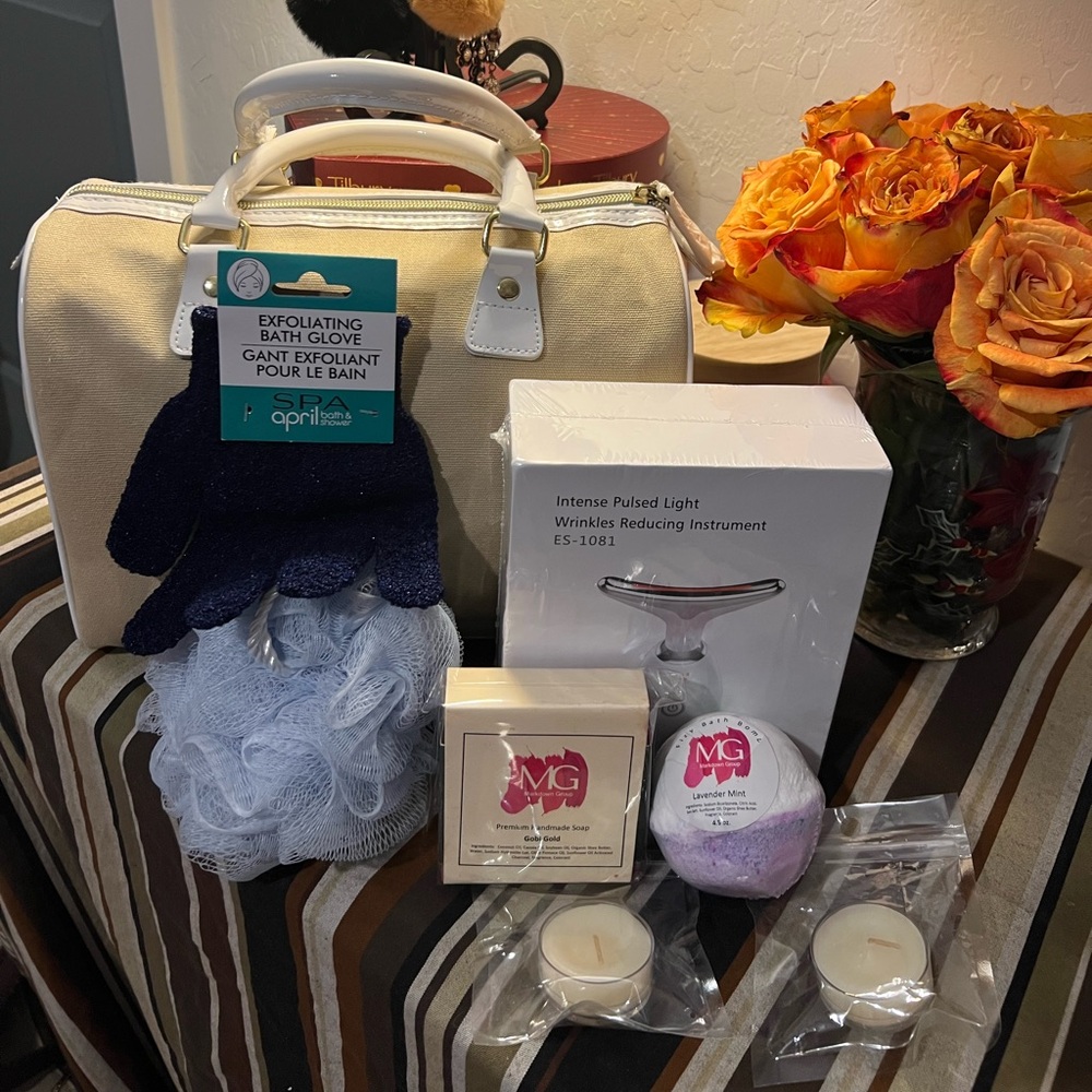 Face and Body Bundle w Intense Pulse light Wrinkle Reducing Instrument - Picture 6 of 13